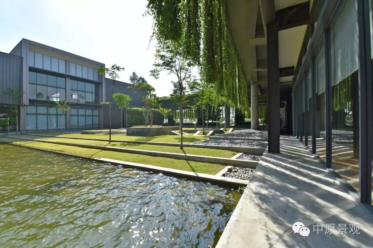馬來西亞加里斯建筑師的弧形景觀設(shè)計(jì)