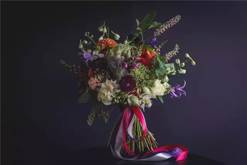 插花藝術(shù)：俄羅斯風(fēng)情插花捧花（組圖）