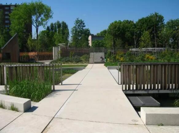 雨水花園經(jīng)典案例：Serge Gaingourg花園