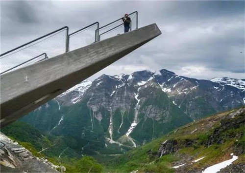 為了讓你看個風(fēng)景，建筑師有多拼