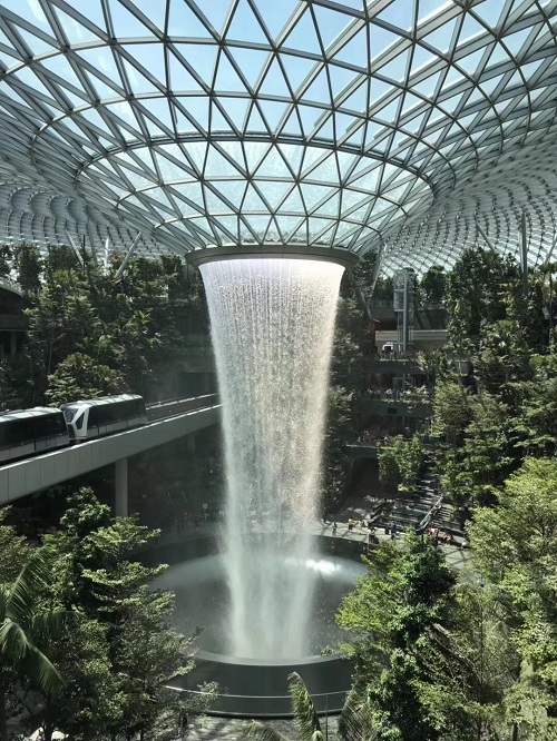 北京新機(jī)場(chǎng)試飛，看世界上令人驚嘆機(jī)場(chǎng)設(shè)計(jì)