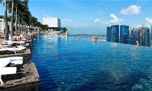 無邊際泳池，令人驚嘆的空中景觀