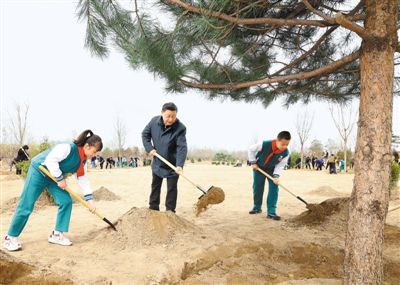 習近平：全社會都做生態(tài)文明實踐者