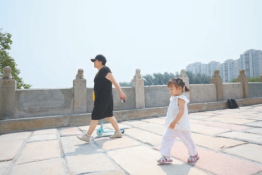 北京：八里橋完成修繕復(fù)現(xiàn)漕運(yùn)車(chē)轍映月長(zhǎng)橋